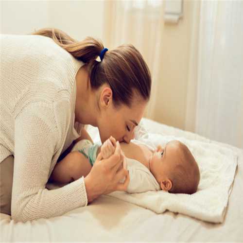 医生不建议宝宝长期使用吸管